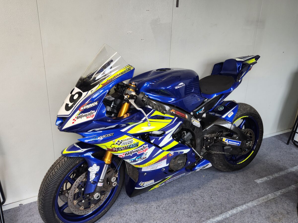 YAMAHA R6 DE PISTE